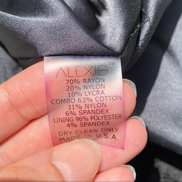 NWT Alexis Natuna Cutout Lace Gown - Size Medium - Picture 10 of 10